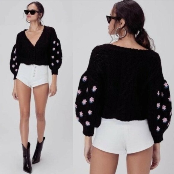 For Love & Lemons Savannah Cropped Cardigan Sweater Flowers Black Medium Puff - Picture 2 of 9